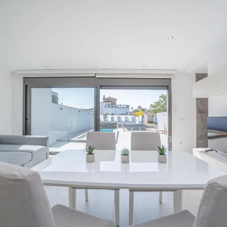 Semesterbostad Medes By Interhome *
