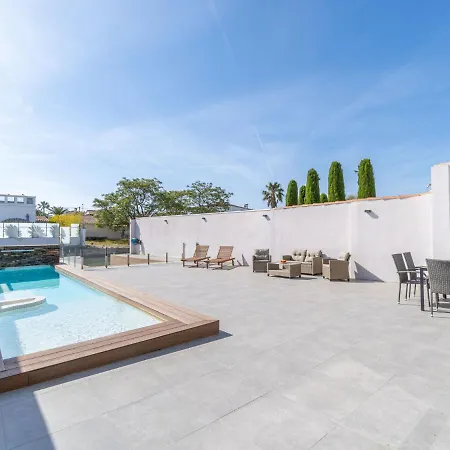 Semesterbostad Medes By Interhome *