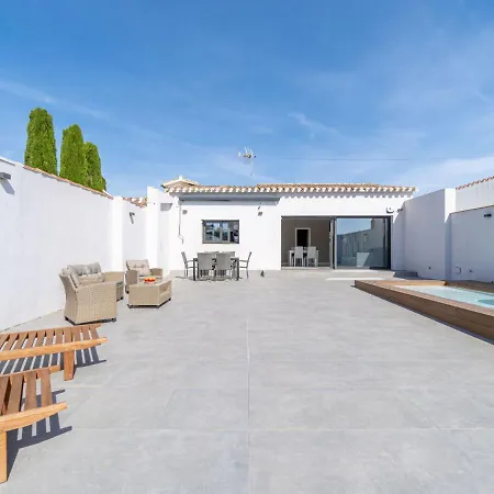 Semesterbostad Medes By Interhome *
