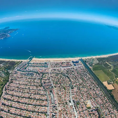 Medes By Interhome * Empuriabrava